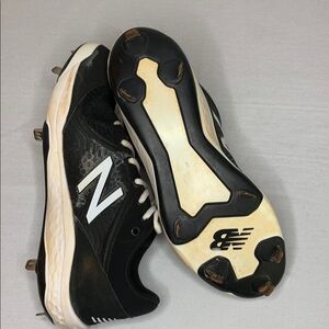 New Balance Men's Black Athletic Shoes